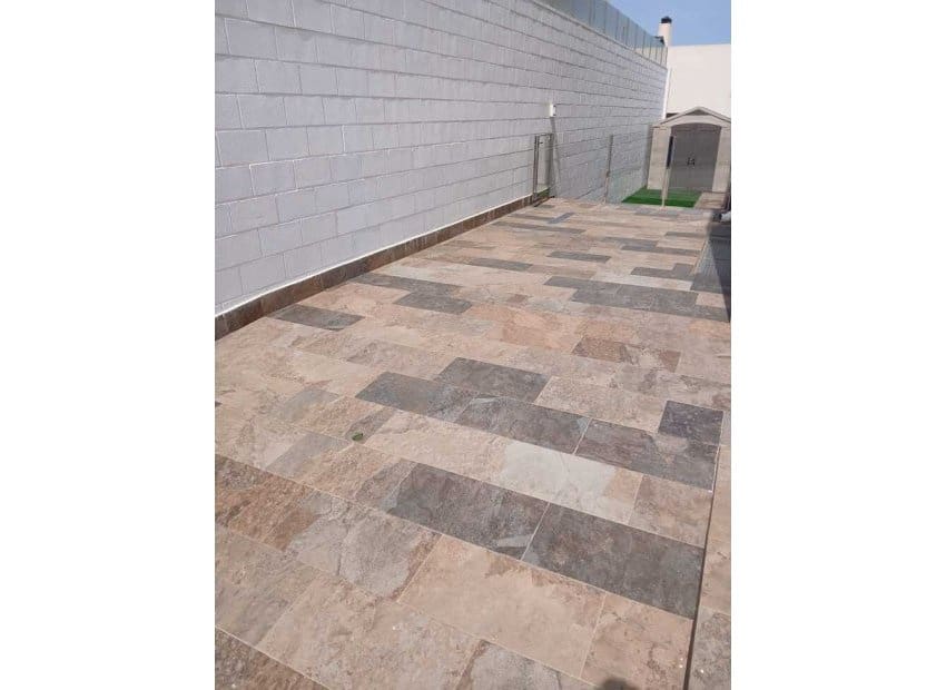 Chalet de 5 habitaciones en Villamartin en venta con piscina - 699.000 € (Ref: 9800747)