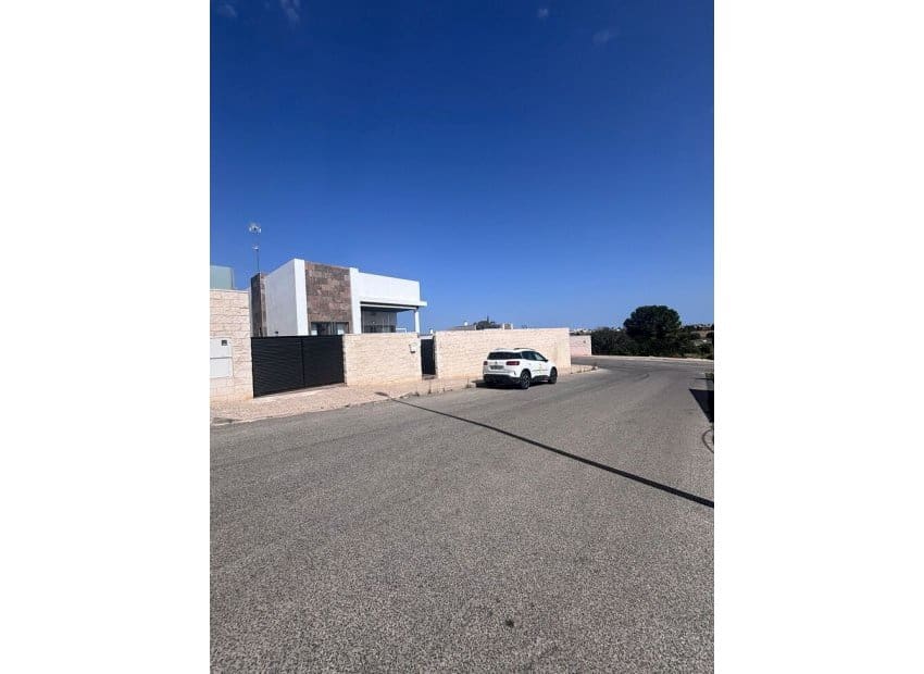 Chalet de 5 habitaciones en Villamartin en venta con piscina - 699.000 € (Ref: 9800747)