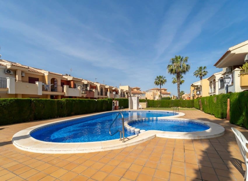 2 sovrum Lägenhet till salu i Torrevieja med pool - 154 900 € (Ref: 9800748)