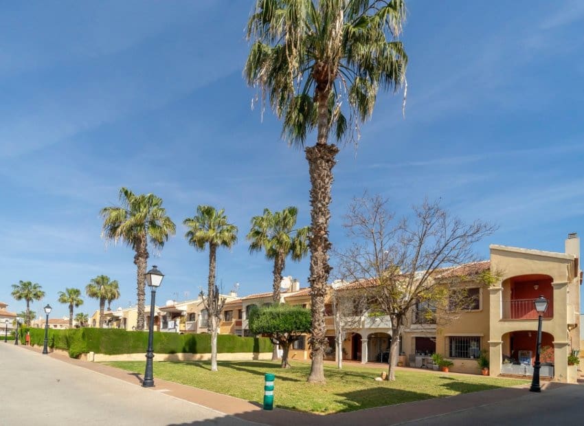 2 sovrum Lägenhet till salu i Torrevieja med pool - 154 900 € (Ref: 9800748)