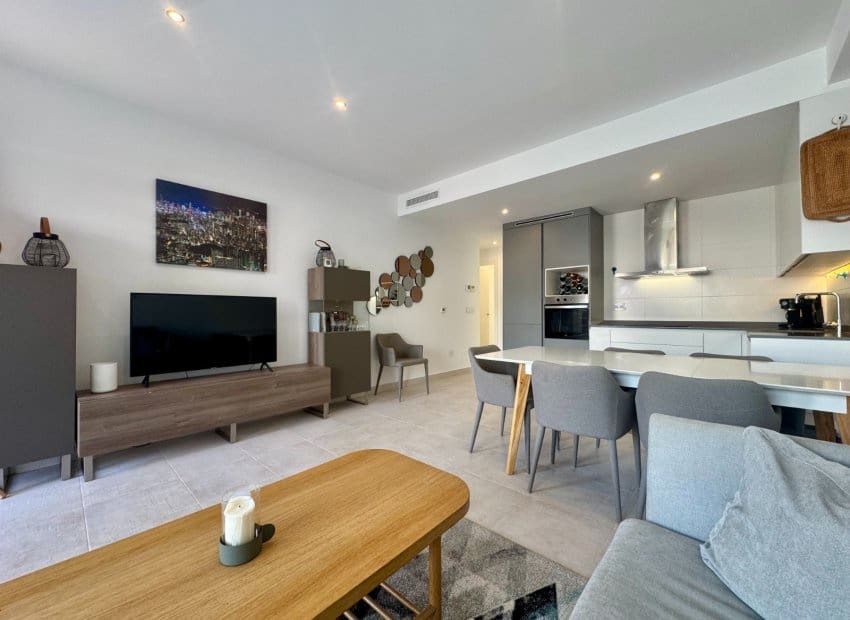 3 soveværelse Byhus til salg i San Pedro del Pinatar med swimmingpool - € 299.000 (Ref: 9800750)