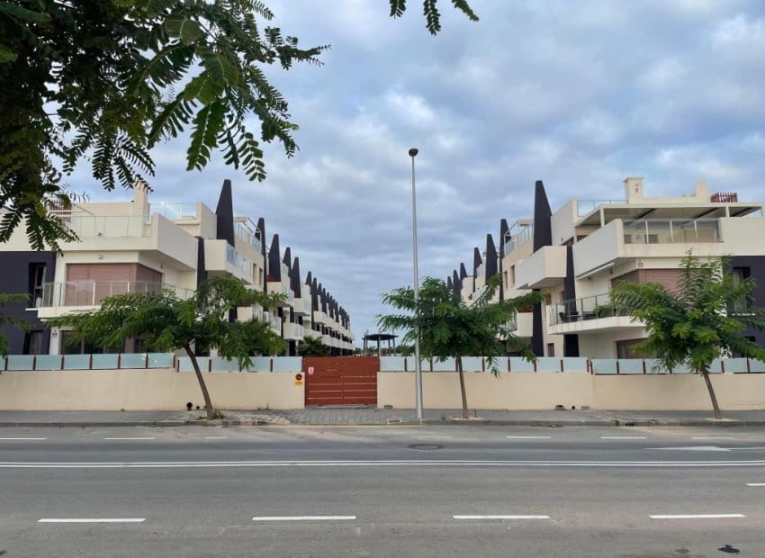 2 soveværelse Lejlighed til salg i Torre de la Horadada med swimmingpool - € 345.000 (Ref: 9801357)