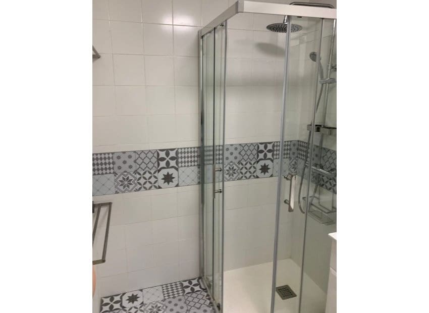 2 Zimmer Apartment zu verkaufen in Torrevieja mit Pool - 135.000 € (Ref: 9802968)