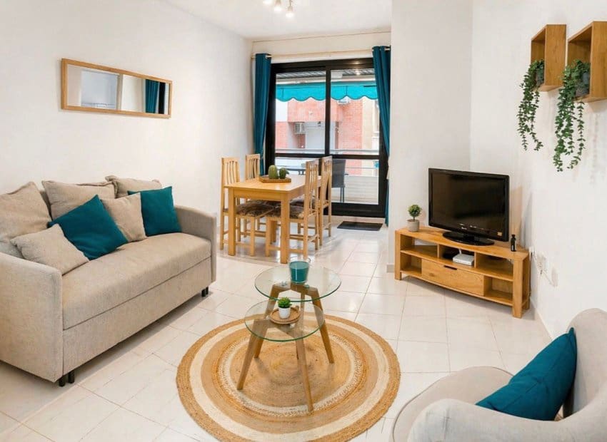 2 Zimmer Apartment zu verkaufen in Torrevieja mit Pool - 135.000 € (Ref: 9802968)