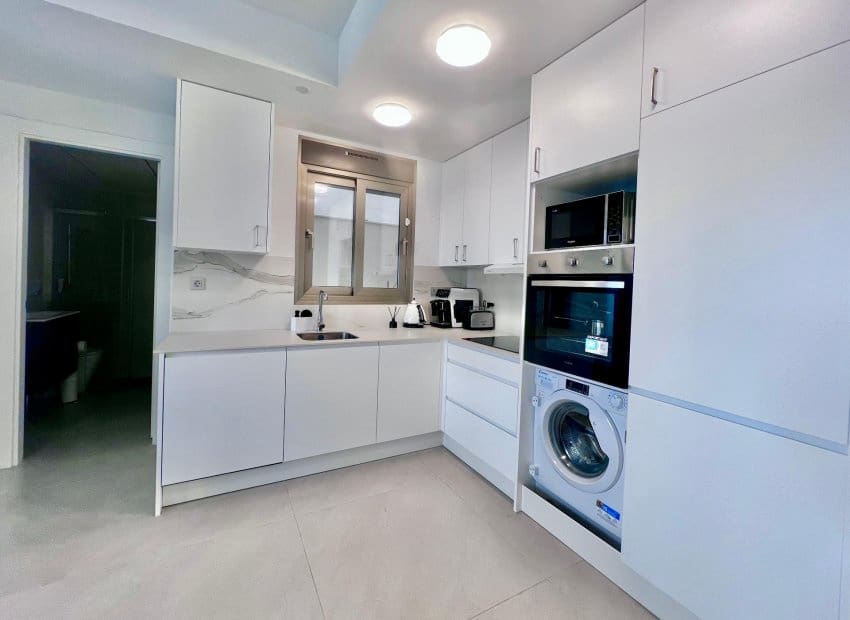 2 slaapkamer Appartement te koop in Torrevieja met zwembad - € 239.000 (Ref: 9802969)