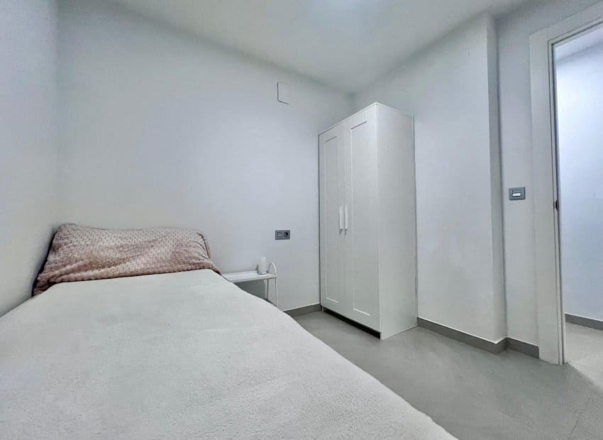 2 slaapkamer Appartement te koop in Torrevieja met zwembad - € 239.000 (Ref: 9802969)