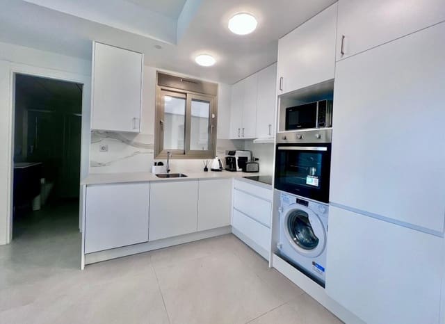 2 slaapkamer Appartement te koop in Puerto Deportivo, Torrevieja met zwembad - € 239.000 (Ref: 9802969)