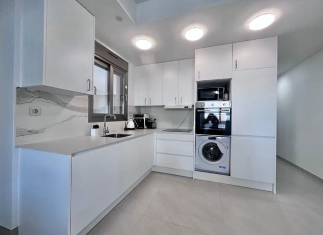 2 slaapkamer Appartement te koop in Puerto Deportivo, Torrevieja met zwembad - € 239.000 (Ref: 9802969)