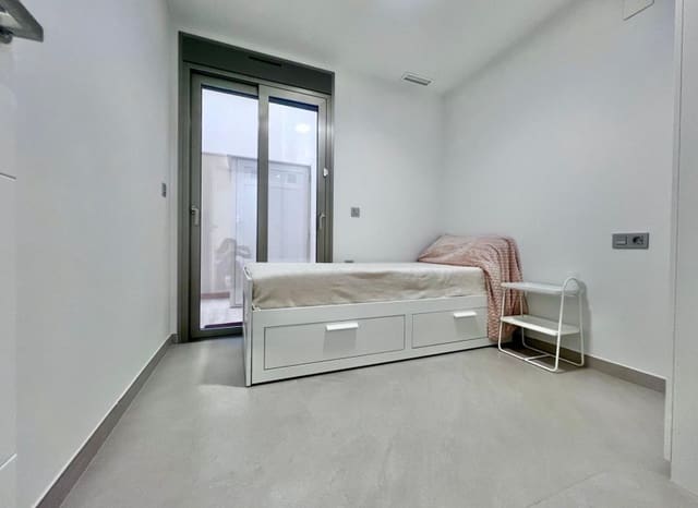 2 slaapkamer Appartement te koop in Puerto Deportivo, Torrevieja met zwembad - € 239.000 (Ref: 9802969)