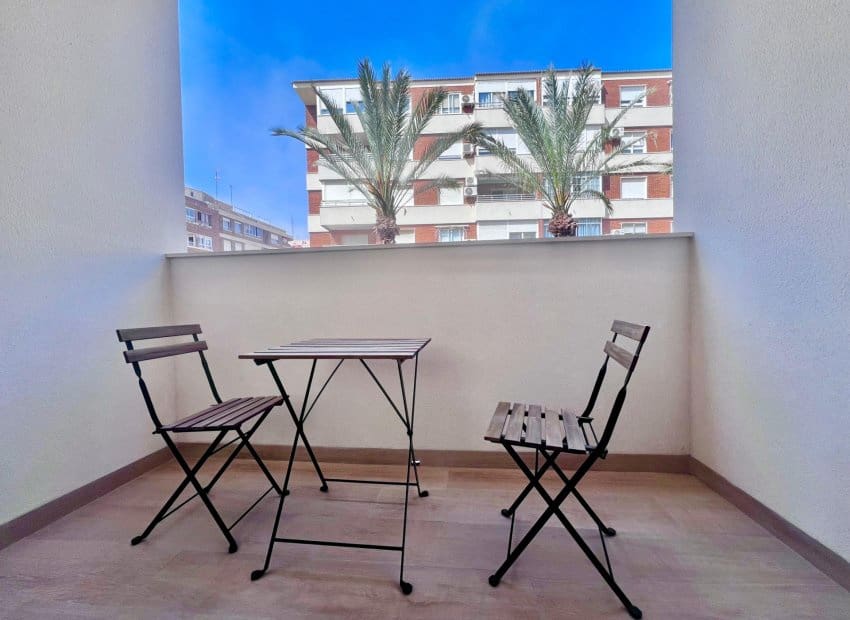 2 slaapkamer Appartement te koop in Torrevieja met zwembad - € 239.000 (Ref: 9802969)