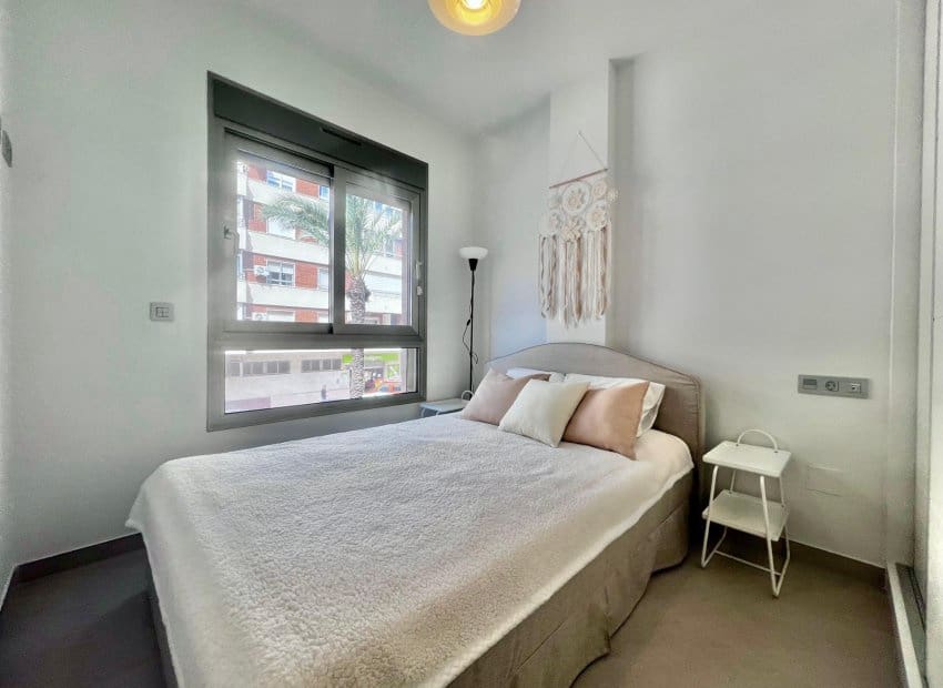 2 slaapkamer Appartement te koop in Torrevieja met zwembad - € 239.000 (Ref: 9802969)