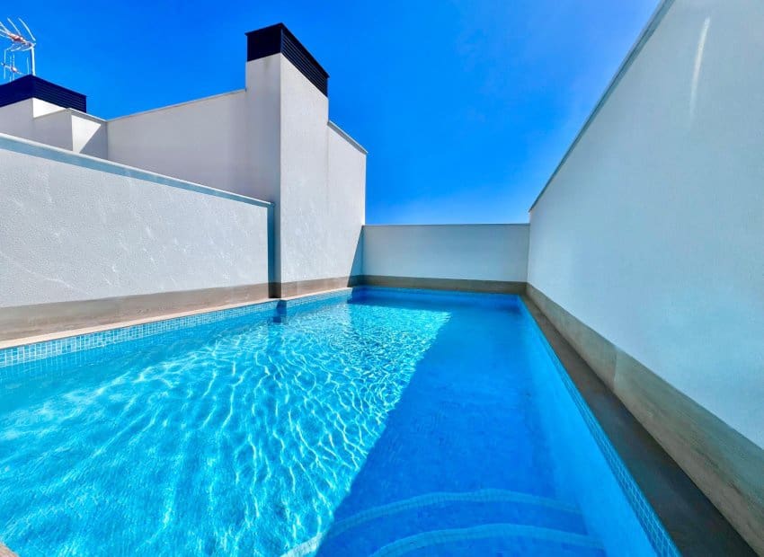 2 slaapkamer Appartement te koop in Torrevieja met zwembad - € 239.000 (Ref: 9802969)