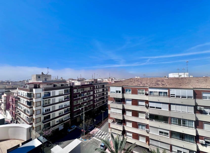 2 slaapkamer Appartement te koop in Torrevieja met zwembad - € 239.000 (Ref: 9802969)