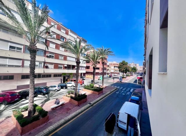 2 slaapkamer Appartement te koop in Puerto Deportivo, Torrevieja met zwembad - € 239.000 (Ref: 9802969)