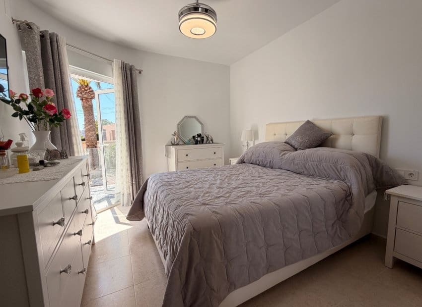 3 makuuhuone Huvila myytävänä paikassa Dona Pepa mukana uima-altaan - 475 000 € (Ref: 9804866)