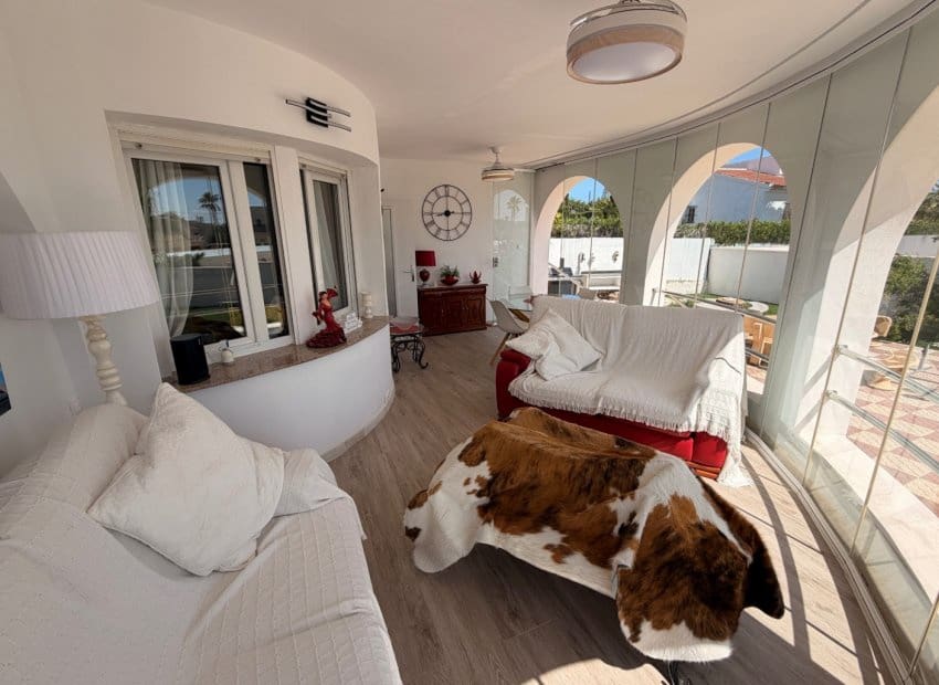 3 makuuhuone Huvila myytävänä paikassa Dona Pepa mukana uima-altaan - 475 000 € (Ref: 9804866)