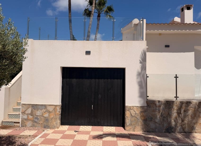 3 makuuhuone Huvila myytävänä paikassa Dona Pepa mukana uima-altaan - 475 000 € (Ref: 9804866)