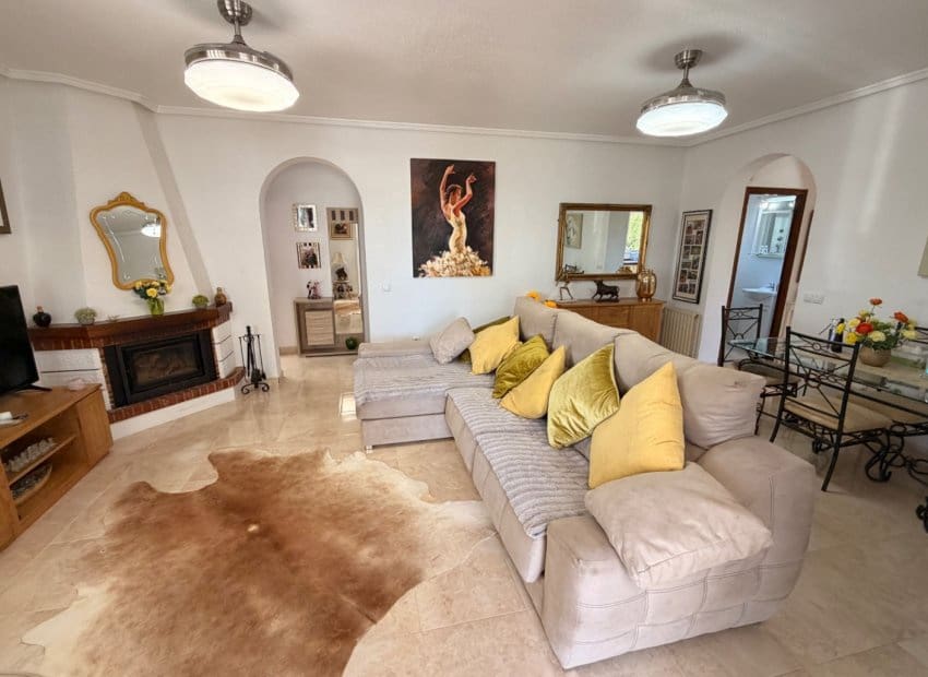 3 makuuhuone Huvila myytävänä paikassa Dona Pepa mukana uima-altaan - 475 000 € (Ref: 9804866)