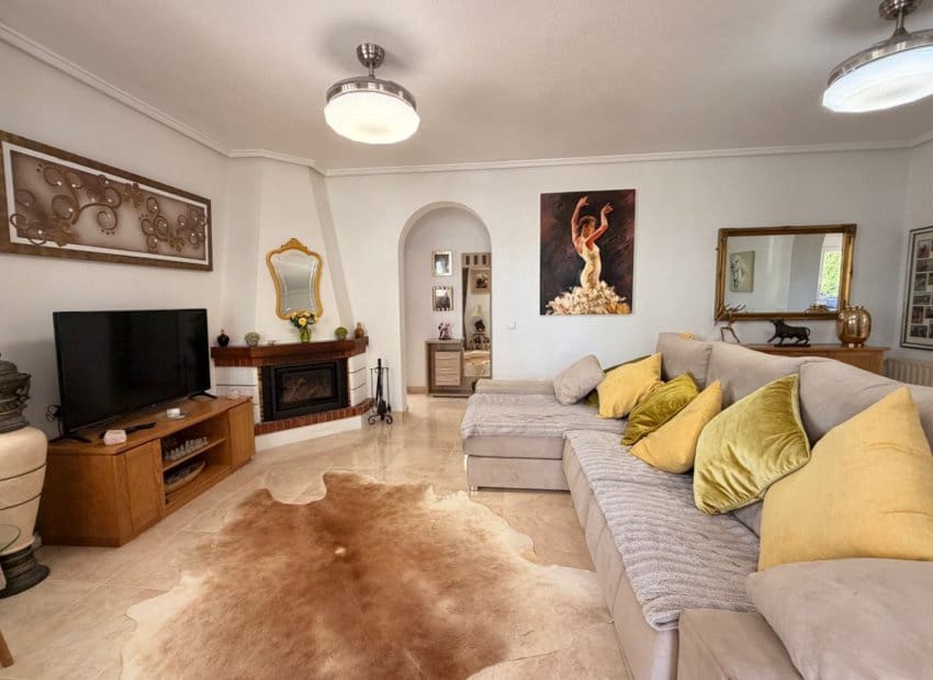 3 makuuhuone Huvila myytävänä paikassa Dona Pepa mukana uima-altaan - 475 000 € (Ref: 9804866)