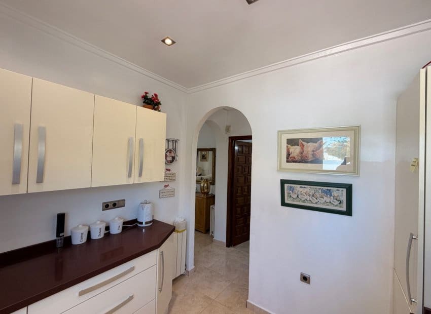 3 makuuhuone Huvila myytävänä paikassa Dona Pepa mukana uima-altaan - 475 000 € (Ref: 9804866)