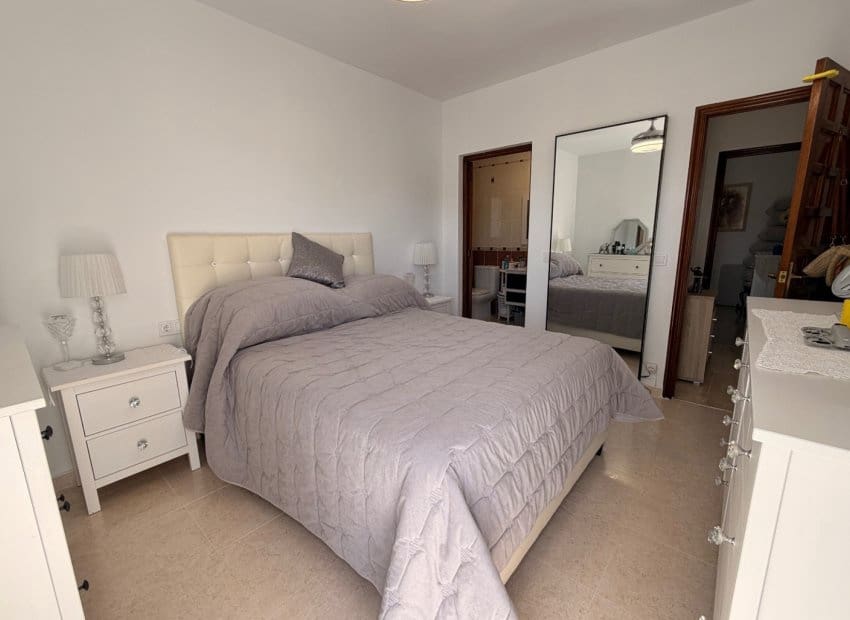 3 makuuhuone Huvila myytävänä paikassa Dona Pepa mukana uima-altaan - 475 000 € (Ref: 9804866)