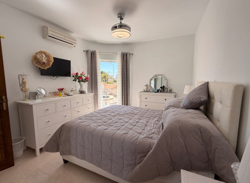 3 makuuhuone Huvila myytävänä paikassa Dona Pepa mukana uima-altaan - 475 000 € (Ref: 9804866)