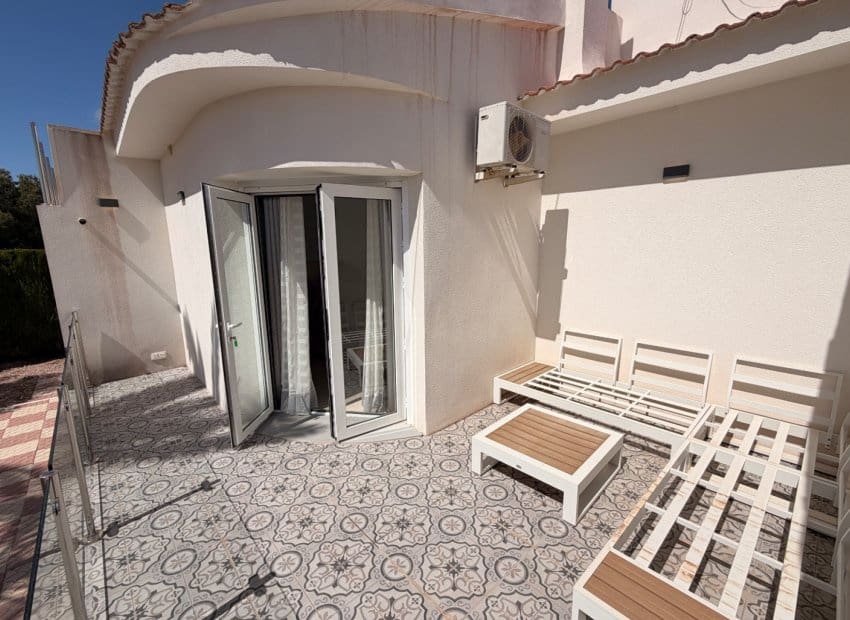 3 makuuhuone Huvila myytävänä paikassa Dona Pepa mukana uima-altaan - 475 000 € (Ref: 9804866)