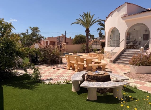 3 makuuhuone Huvila myytävänä paikassa Doña Pepa, Rojales mukana uima-altaan - 475 000 € (Ref: 9804866)