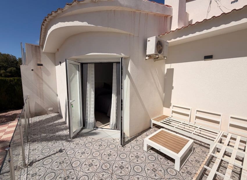 3 makuuhuone Huvila myytävänä paikassa Dona Pepa mukana uima-altaan - 475 000 € (Ref: 9804866)