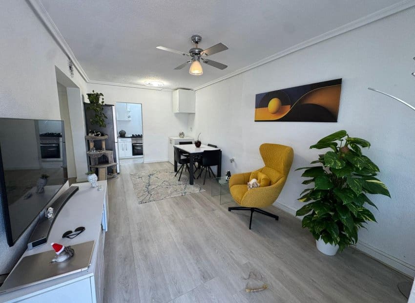 2 bedroom Apartment for sale in La Siesta - € 129,900 (Ref: 9809427)