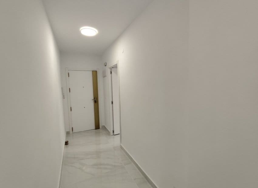 Apartamento de 3 habitaciones en Torrevieja en venta - 198.000 € (Ref: 9809429)