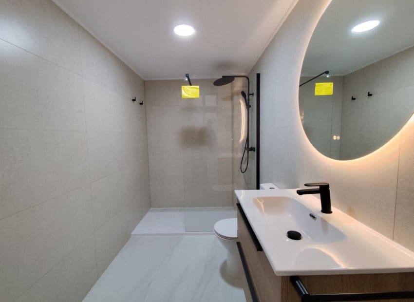 Apartamento de 3 habitaciones en Torrevieja en venta - 198.000 € (Ref: 9809429)