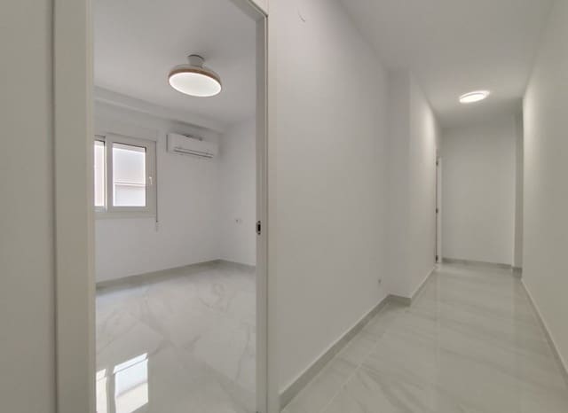 Apartamento de 3 habitaciones en Playa del Acequión, Torrevieja en venta - 198.000 € (Ref: 9809429)