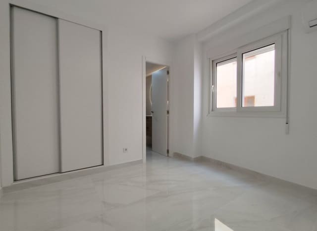 Apartamento de 3 habitaciones en Playa del Acequión, Torrevieja en venta - 198.000 € (Ref: 9809429)