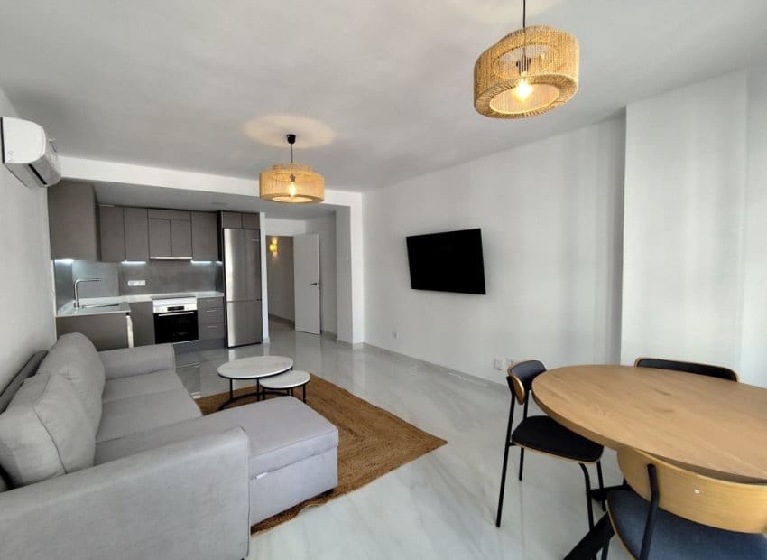 Apartamento de 3 habitaciones en Torrevieja en venta - 198.000 € (Ref: 9809429)