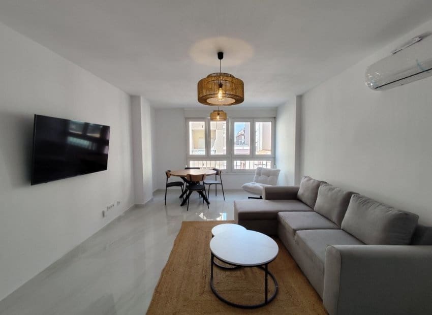 Apartamento de 3 habitaciones en Torrevieja en venta - 198.000 € (Ref: 9809429)