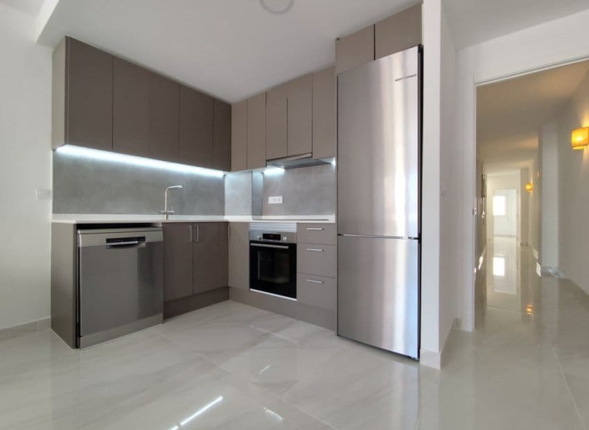 Apartamento de 3 habitaciones en Torrevieja en venta - 198.000 € (Ref: 9809429)