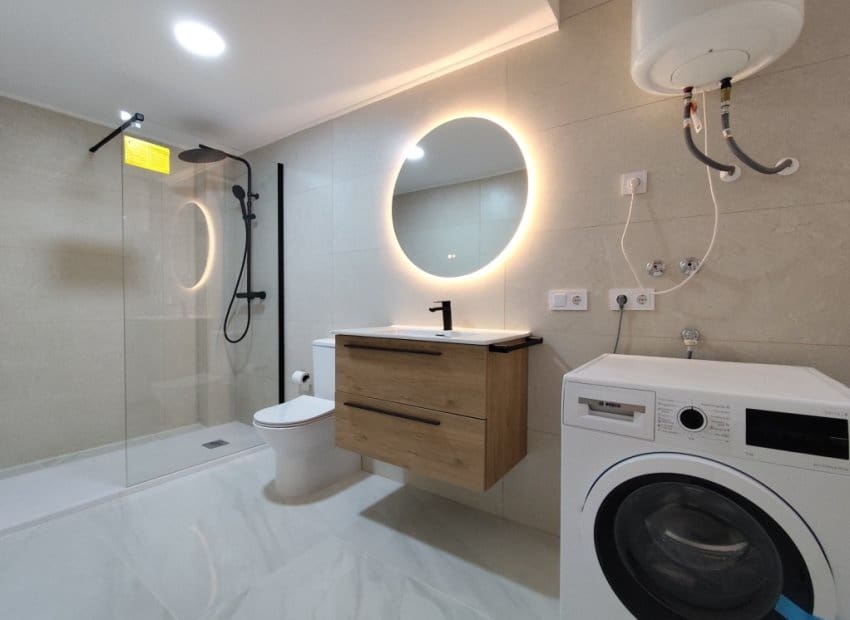 Apartamento de 3 habitaciones en Torrevieja en venta - 198.000 € (Ref: 9809429)