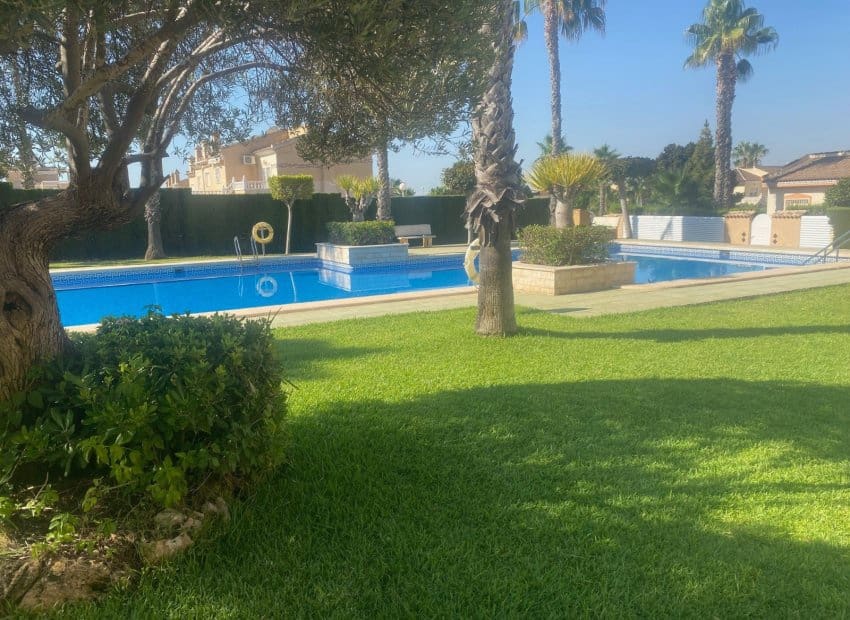 2 quarto Casa em Banda para venda em Dona Pepa com piscina - 189 995 € (Ref: 9809436)