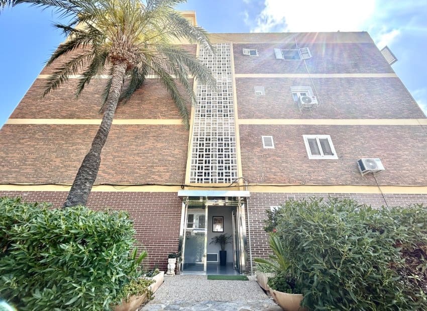 2 sovrum Lägenhet till salu i La Zenia - 189 900 € (Ref: 9809437)