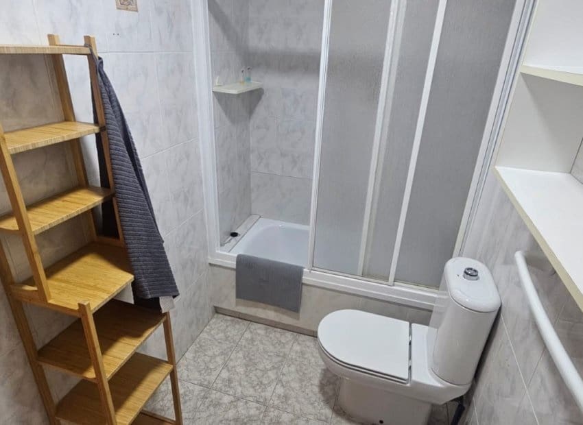 2 makuuhuone Huoneisto myytävänä paikassa Playa Flamenca mukana uima-altaan - 185 000 € (Ref: 9809438)