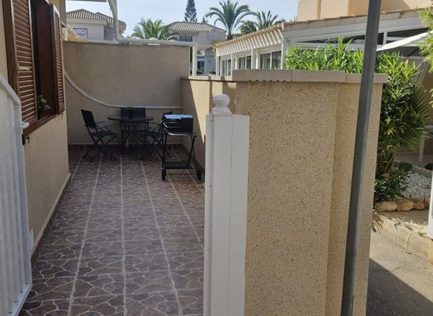 2 makuuhuone Huoneisto myytävänä paikassa Playa Flamenca mukana uima-altaan - 185 000 € (Ref: 9809438)