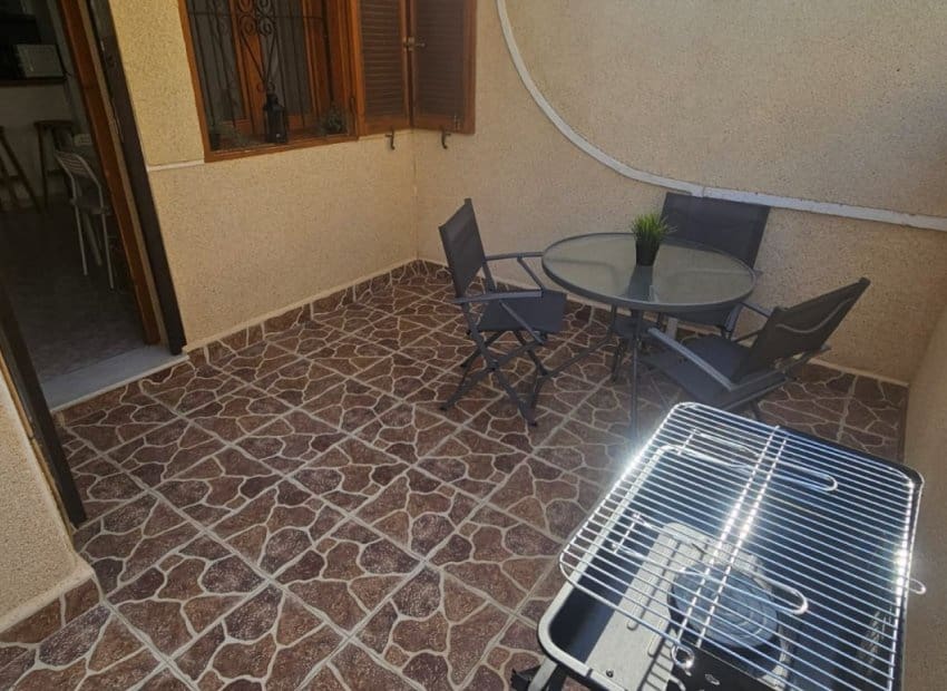 2 makuuhuone Huoneisto myytävänä paikassa Playa Flamenca mukana uima-altaan - 185 000 € (Ref: 9809438)