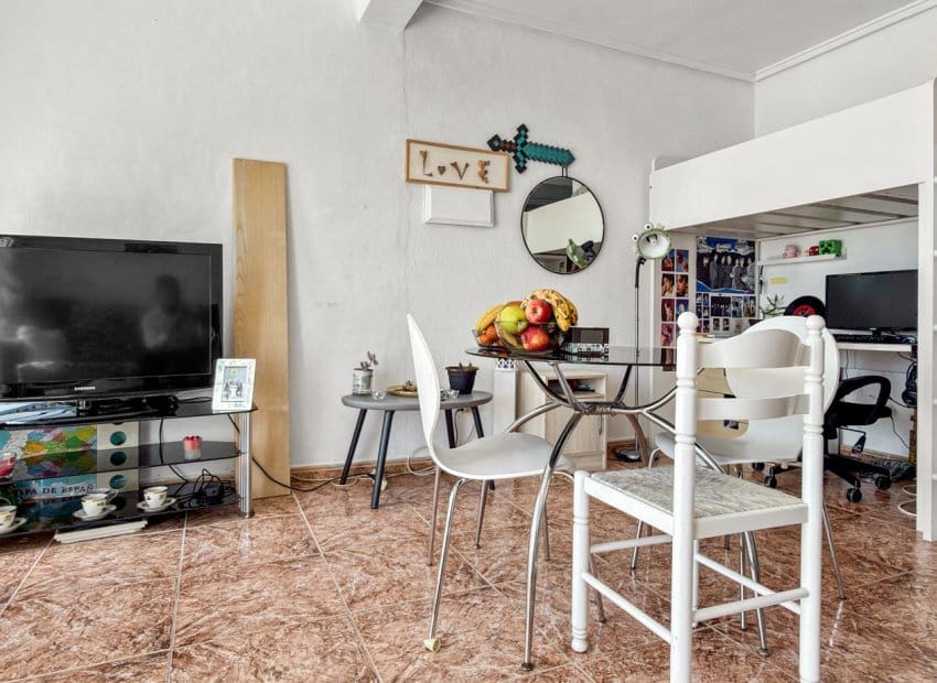 2 soveværelse Byhus til salg i Ciudad Quesada med swimmingpool - € 149.000 (Ref: 9809439)