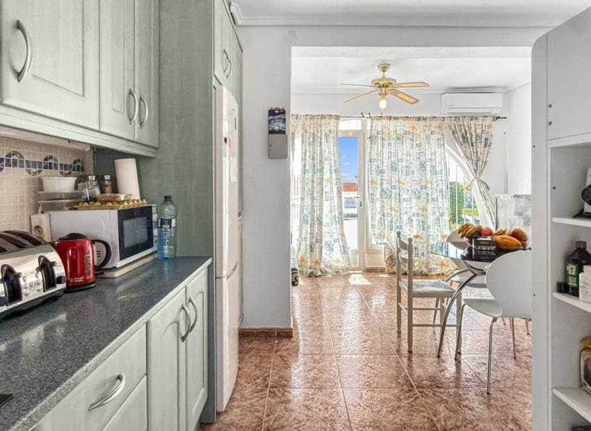 2 soveværelse Byhus til salg i Ciudad Quesada med swimmingpool - € 149.000 (Ref: 9809439)