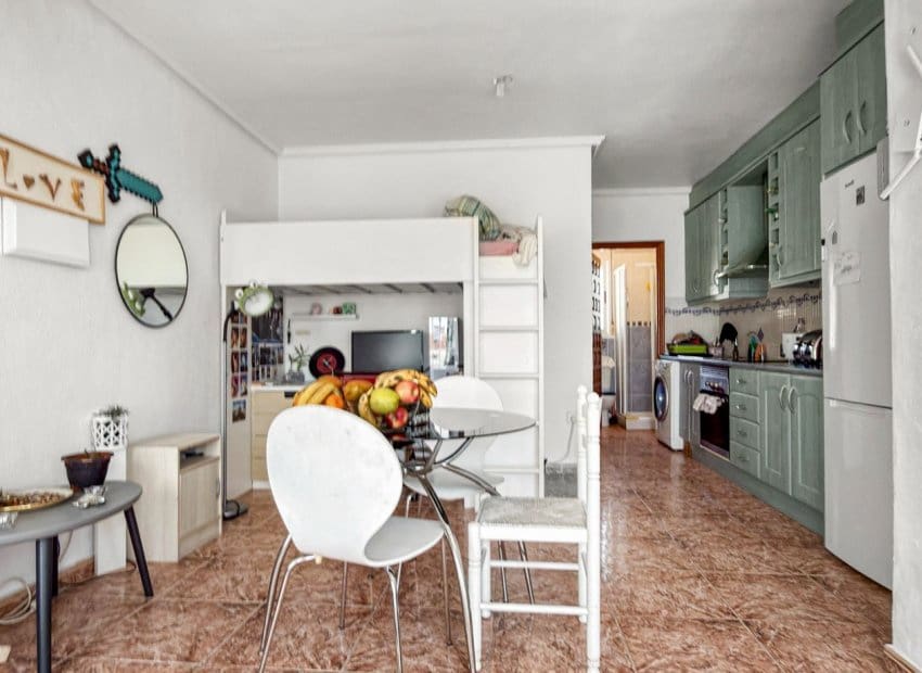 2 soveværelse Byhus til salg i Ciudad Quesada med swimmingpool - € 149.000 (Ref: 9809439)