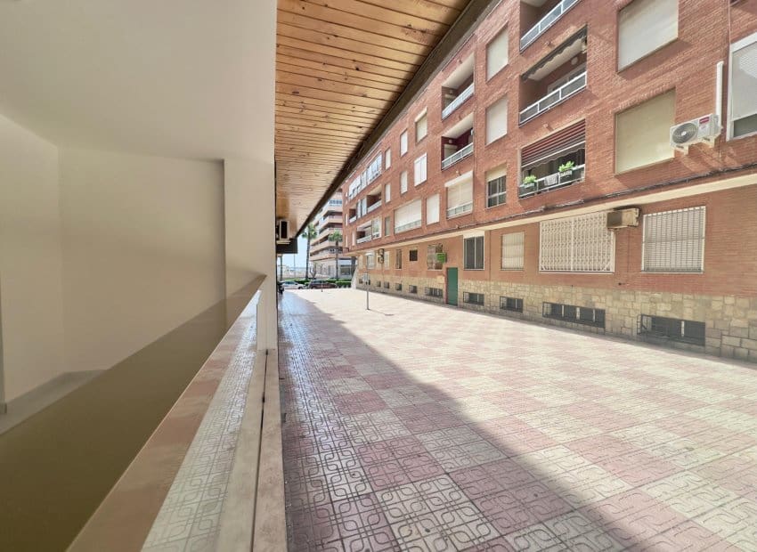 3 quarto Apartamento para venda em Torrevieja - 249 900 € (Ref: 9809442)