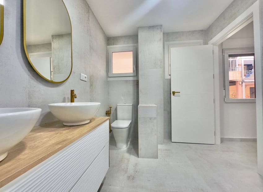 3 quarto Apartamento para venda em Torrevieja - 249 900 € (Ref: 9809442)