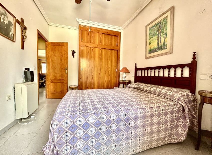 3 slaapkamer Villa te koop in La Zenia met zwembad - € 630.000 (Ref: 9809840)