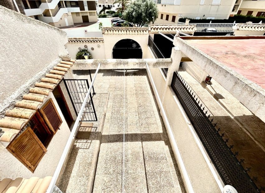 3 slaapkamer Villa te koop in La Zenia met zwembad - € 630.000 (Ref: 9809840)